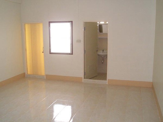 1 Bed Condo · Watthana, bangkok — photo 2