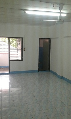 1 Bed Condo — photo 2