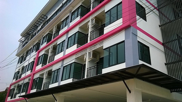 1 Bed Condo — photo 2