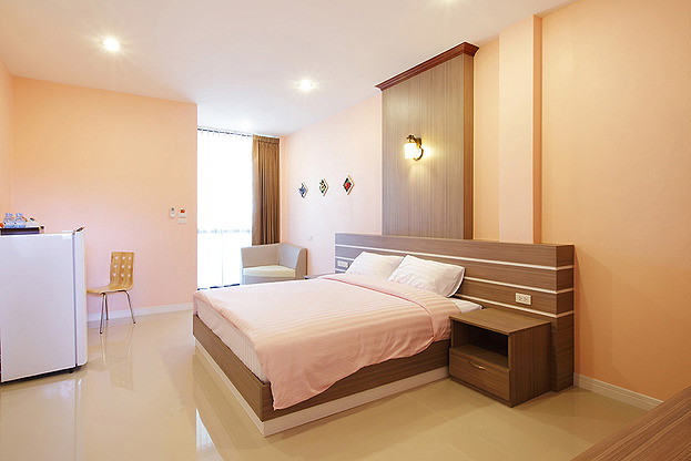 1 Bed Condo — photo 2