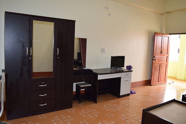 1 Bed Condo — photo 3
