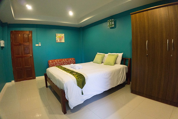 1 Bed Condo