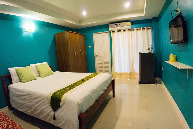 1 Bed Condo — photo 3