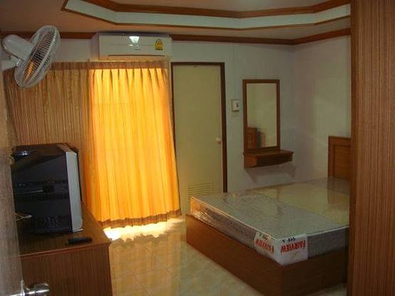 1 Bed Condo — photo 3