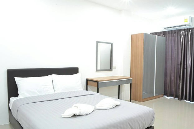 1 Bed Condo — photo 3