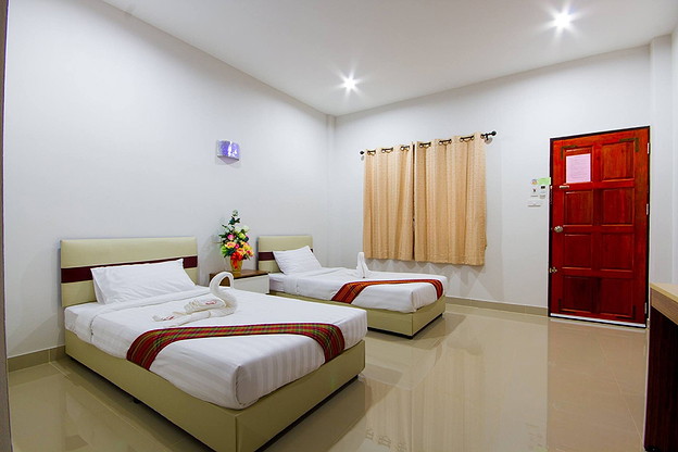 1 Bed Condo — photo 2