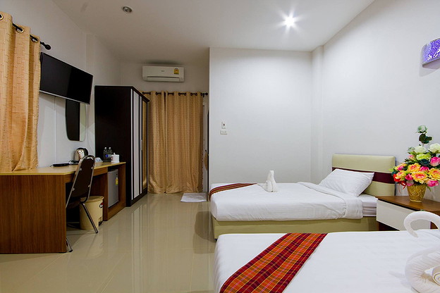1 Bed Condo — photo 3