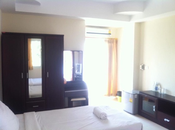 1 Bed Condo — photo 3