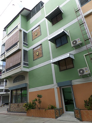 1 Bed Condo