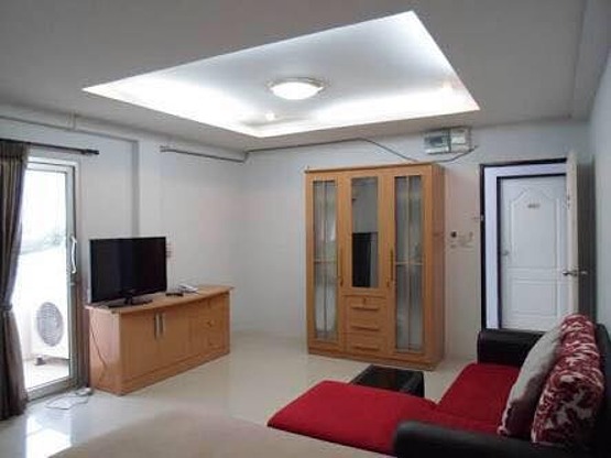 1 Bed Condo — photo 2
