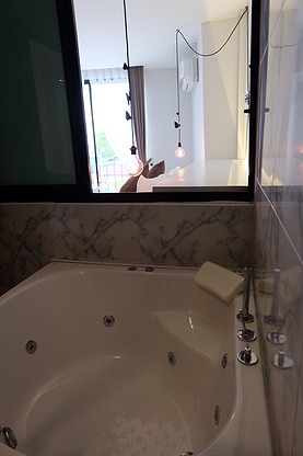 1 Bed Condo — photo 3