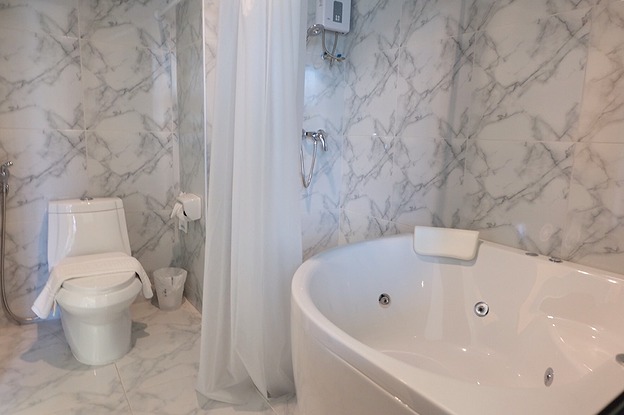 1 Bed Condo — photo 4