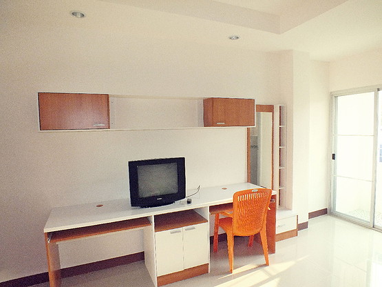 1 Bed Condo — photo 3