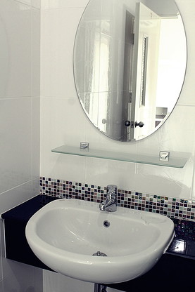 1 Bed Condo — photo 2