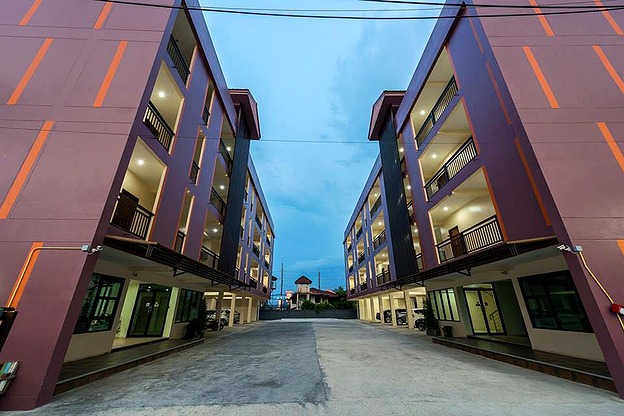 Bua Naka Residence