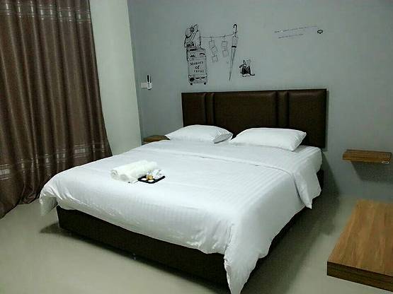1 Bed Condo — photo 4