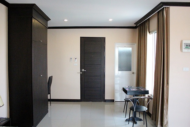 1 Bed Condo — photo 4