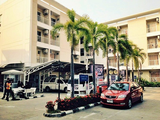 1 Bed Condo — photo 2