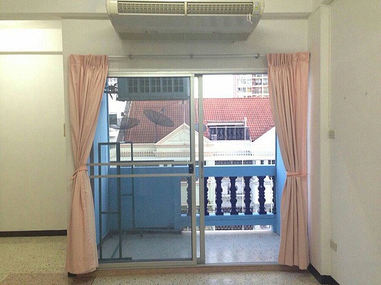 1 Bed Condo · Khlong Toei, bangkok — photo 2