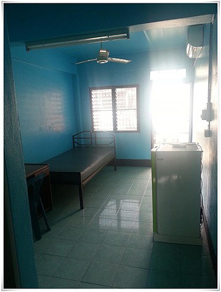 1 Bed Condo — photo 2
