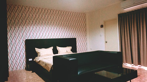 1 Bed Condo — photo 3