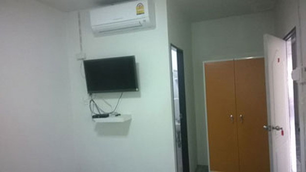 1 Bed Condo — photo 2