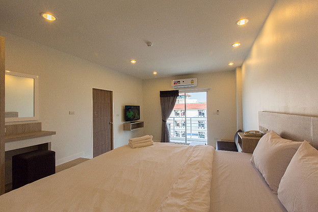 1 Bed Condo — photo 2