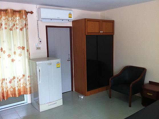 1 Bed Condo — photo 2