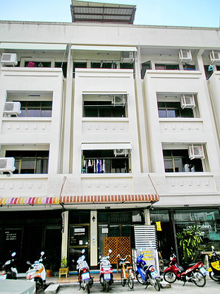 1 Bed Condo