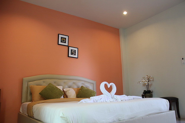 1 Bed Condo — photo 2