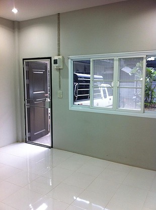 1 Bed Condo — photo 2
