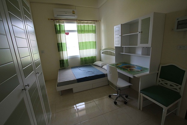 1 Bed Condo — photo 2
