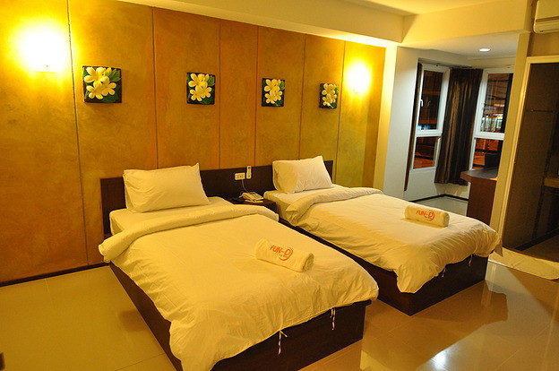 Condo — photo 3