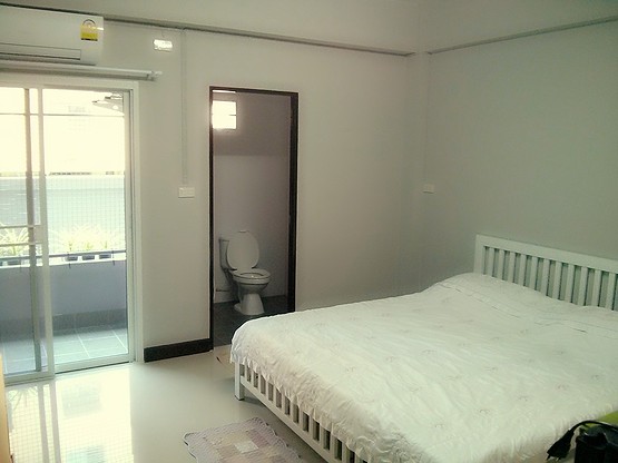 1 Bed Condo — photo 2
