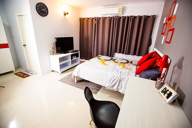 1 Bed Condo — photo 4