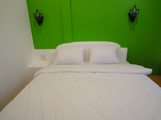 1 Bed Condo — photo 2