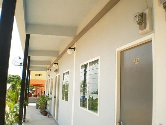 1 Bed Condo — photo 3