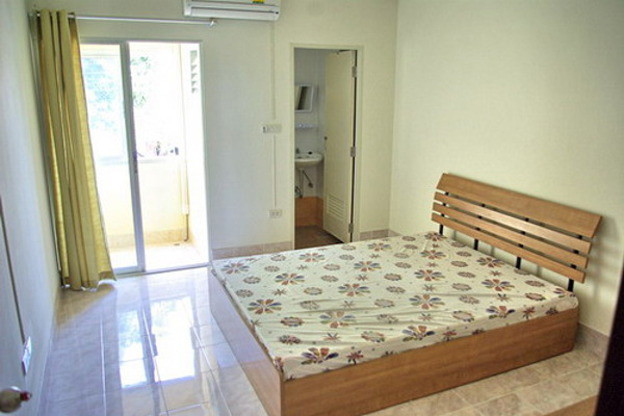 18 Apartment