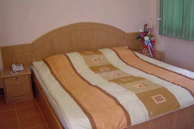 1 Bed Condo