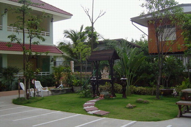 1 Bed Condo — photo 2