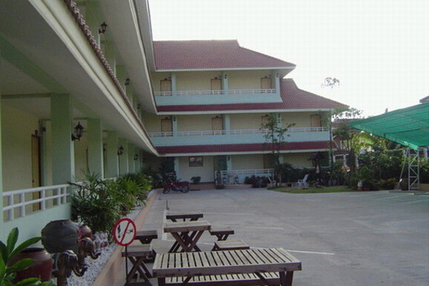 1 Bed Condo — photo 3