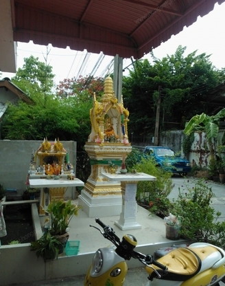Condo · Wang Thonglang, bangkok — photo 2