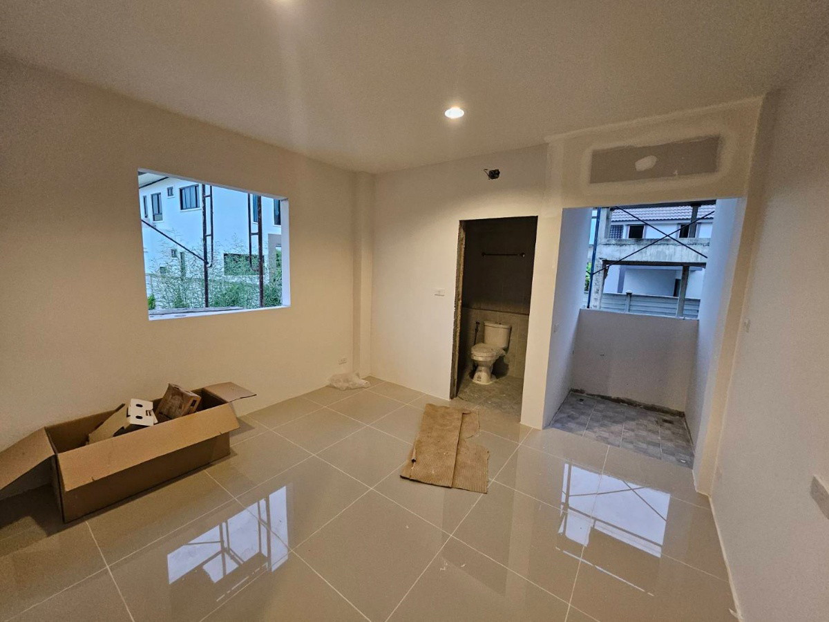1 Bed Condo — photo 4