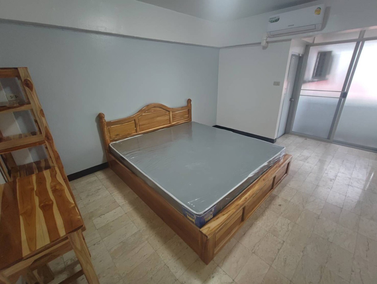 1 Bed Condo · Thon Buri, bangkok — photo 2