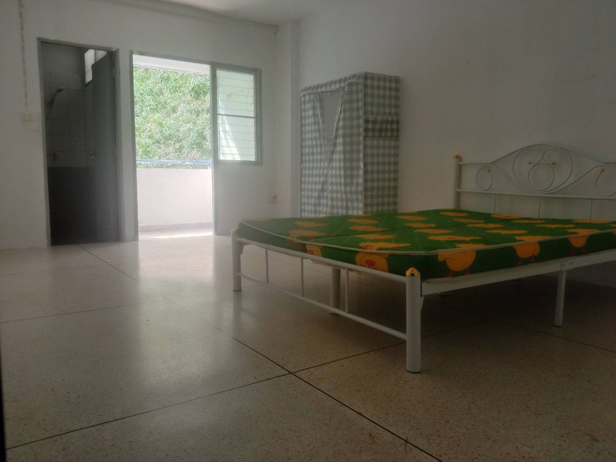 1 Bed Condo — photo 3