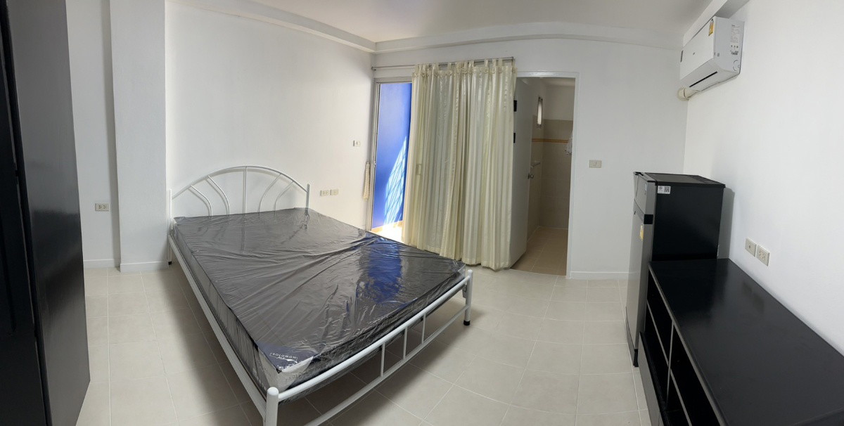 Condo · Huai Khwang, bangkok — photo 1