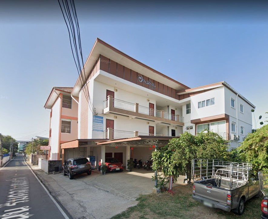 1 Bed Condo — photo 2