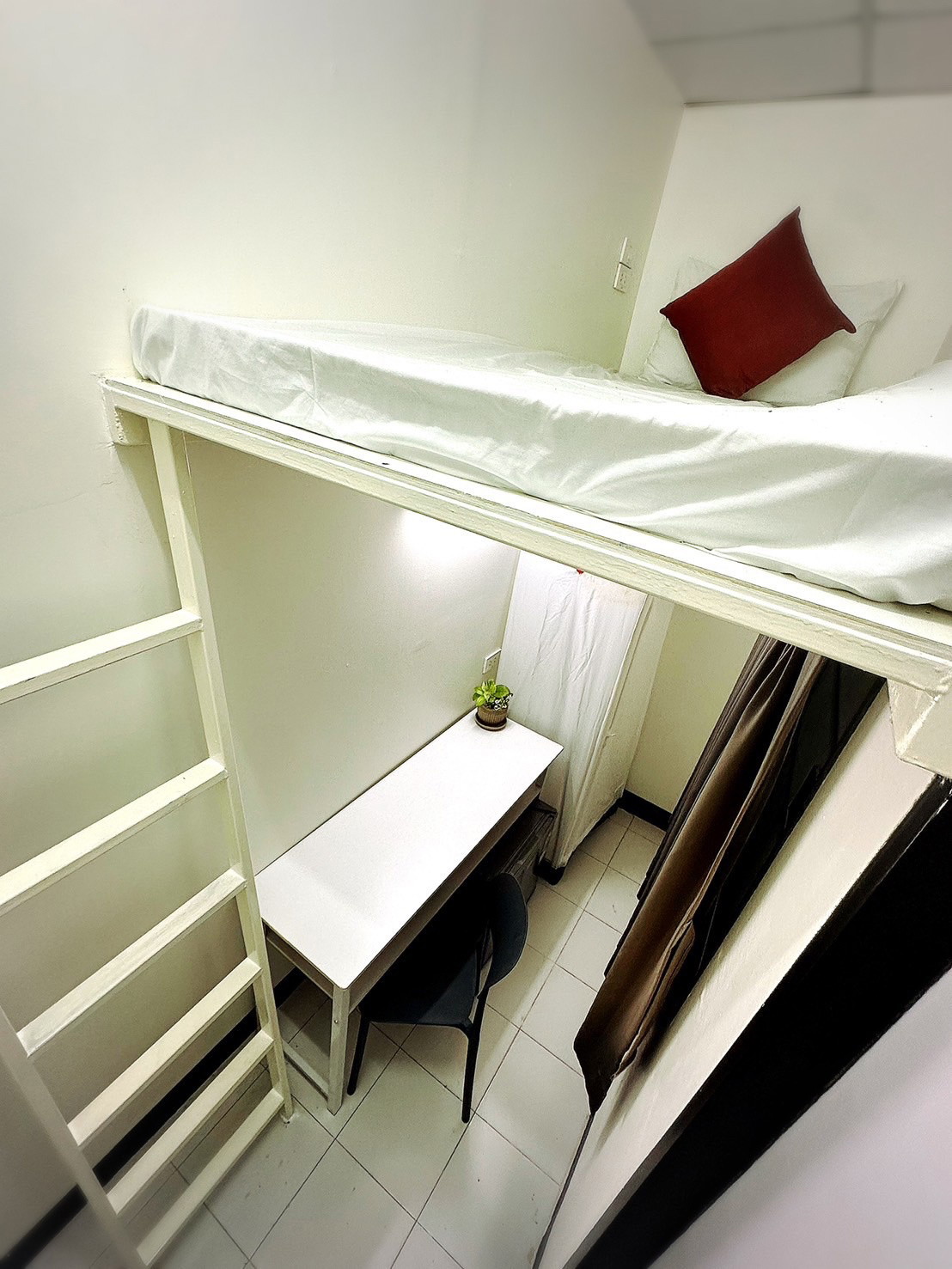 1 Bed Condo · Khlong Toei, bangkok — photo 2