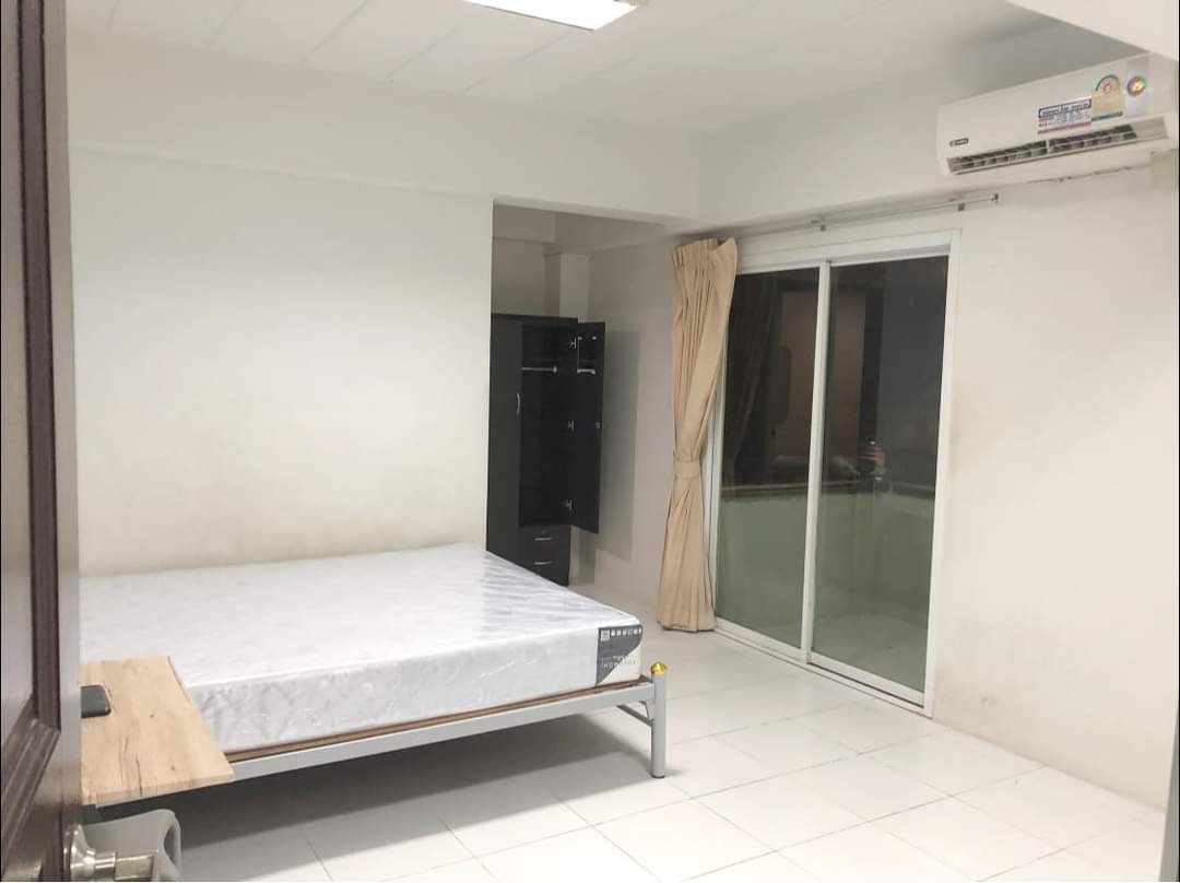 1 Bed Condo — photo 2