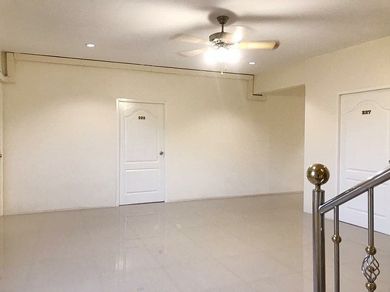 1 Bed Condo — photo 2